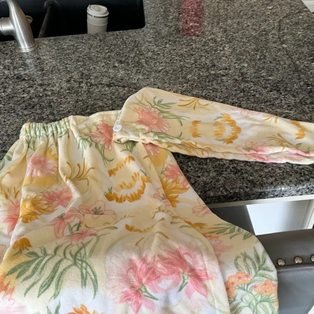 Velcro, wraparound towel and hair towel